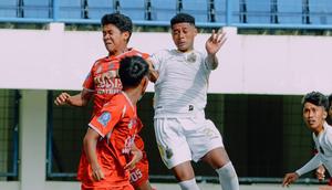 Aksi Fadly Alberto Hengga (jersey putih) bersama Bhayangkara FC U-20 di EPA U-20 BRI Super League 2025/2026. (Dok. Bhayangkara FC Youth)