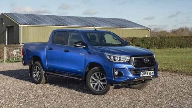 Review Toyota Hilux Single Cabin Diesel 4x4 2019