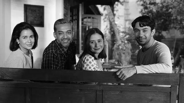 Pamer Cincin, Ini 7 Momen Kebersamaan Prilly Latuconsina dan Reza Rahadian