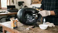 8 Trik Menghilangkan Bau Apek pada Busa Helm Tanpa Perlu Dicuci Basah, Cukup Pakai Bahan Dapur
