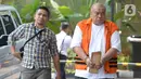 Pemilik grup Dempo Muhammad Yamin Kahar tiba untuk pemeriksaan di gedung KPK, Jakarta, Senin (16/3/2020). Yamin diperiksa sebagai tersangka untuk melengkapi berkas kasus suap proyek pembangunan infrastruktur Jembatan Ambayan dan Masjid Agung di Solok Selatan, Sumatera Barat (merdeka.com/Dwi Narwoko)