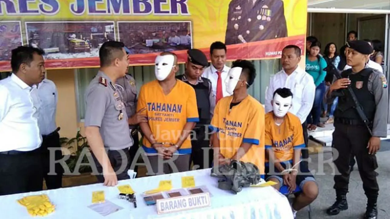 Bus Copet di Jember