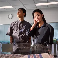 sementara Kim Go Eun berperan sebagai Hwa Rim. Seorang dukun yang menenangkan roh pendendam. (Foto: Showbox via Soompi)