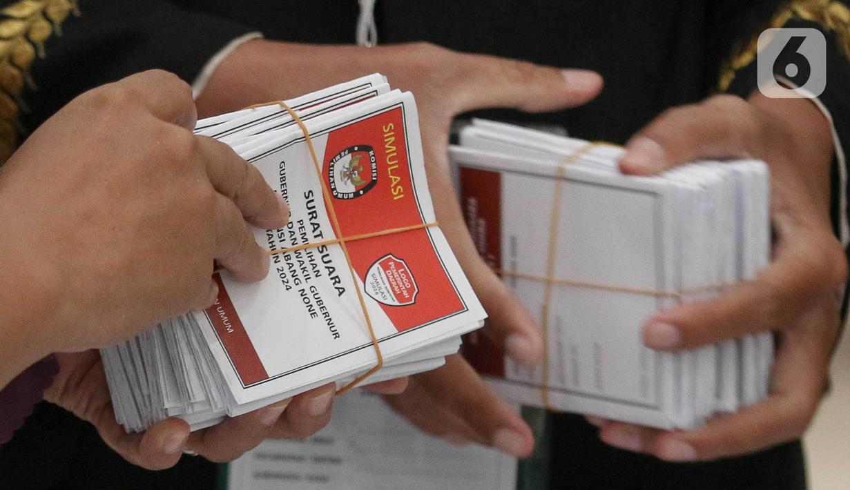 Simulasi ini merupakan arahan dari KPU RI agar saat pelaksanaan pada hari H telah siap. (Liputan6.com/Herman Zakharia)