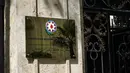 Plakat Kedutaan Besar Azerbaijan di gedung barunya terlihat di Teheran, Iran, Senin (15/7/2024). (AP Photo/Vahid Salemi)