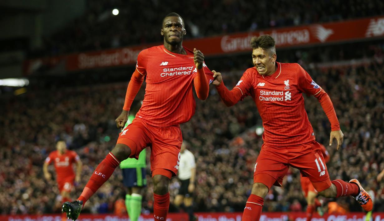 Ekspresi Christian Benteke setelah mencetak gol ke gawang Southampton dalam lanjutan Liga Premier Inggris di Stadion Anfield, Liverpool, Minggu (25/10/2015). (Action Images via Reuters/Alex Morton)