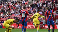 Para pemain Chelsea merayakan gol ke gawang Crystal Palace pada semifinal Piala FA. (Ben Stansall / AFP)