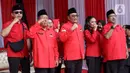Bertindak sebagai Inspektur Upacara, Ketua DPP Bidang Ideologi dan Kaderisasi Djarot Saiful Hidayat (tengah). (LIputan6.com/Herman Zakharia)