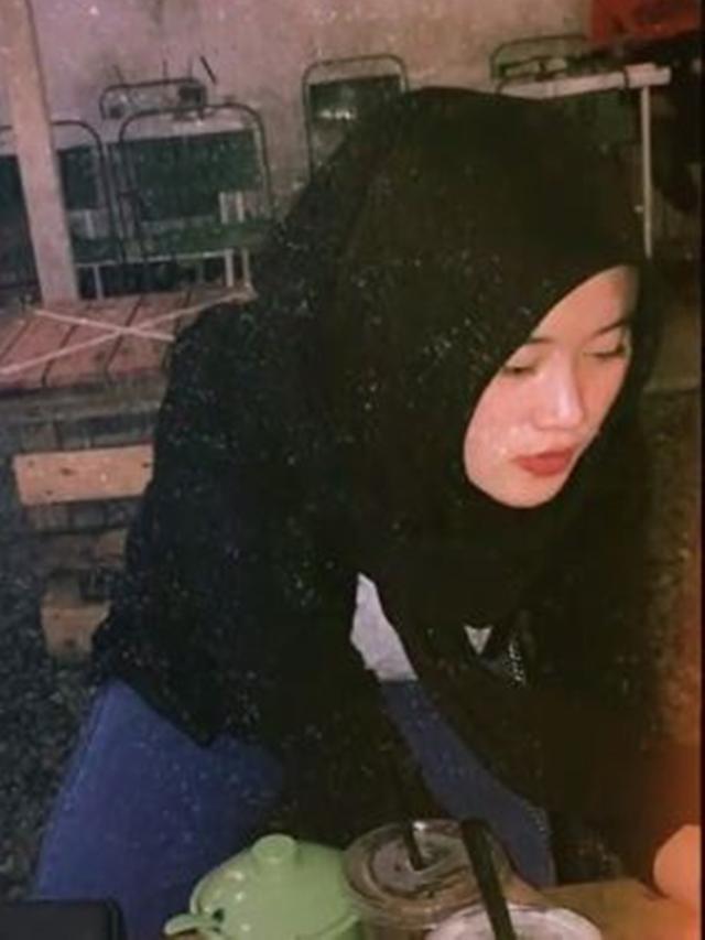 Viral Cewek Foto KTP Tertawa Lepas, Ini 6 Potretnya di Realita - Hot Liputan6.com