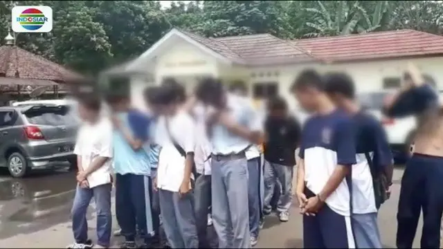 Puluhan pelajar sejumlah SMK di Bogor dan Depok diamankan petugas saat razia. Para siswa tersebut diamankan saat sedang libur sekolah.