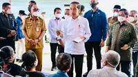Bagikan Bansos, Jokowi: Kalau APBN Ada Lebih lagi, Akan Ditambahkan