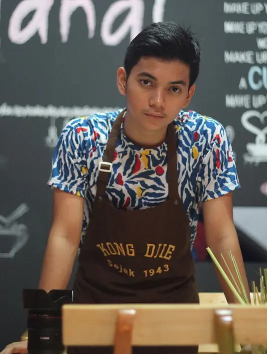 Nama Ajil Ditto mulai dikenal publik saat ia bermain di sinetron Catatan Harian Aisha. Cowok berwajah tampan ini masih berumur 16 tahun. (Foto: instagram.com/ajil_ditto08)