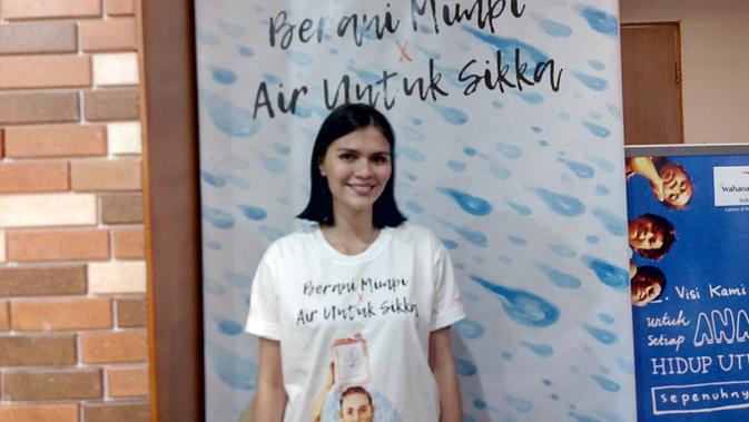 Firrina kini tengah mengikuti kegiatan #beranimimpi yang dipelopori Wahana Visi Indonesia (WVI) untuk membantu anak-anak di Sikka NTT.