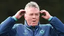 2. Guus Hiddink - Pernah melatih sejumlah klub top Eropa membuat pelatih asal Belanda ini layak untuk menukangi Leicester. Mantan manajer Chelsea ini dipercaya mampu menambah kepercayaan diri pada pemain The Foxes yang sedang turun. (EPA/Andy Rain)