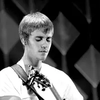 Setelah itu Justin memberikan penjelasan bahwa saat ini ia tidak sedang mencintai siapapun, ia mengakui dirinya Single saat ini. Pelantun ‘Baby’ ini juga tidak sedang tertarik untuk menjalin hubungan cinta. (AFP/Bintang.com)