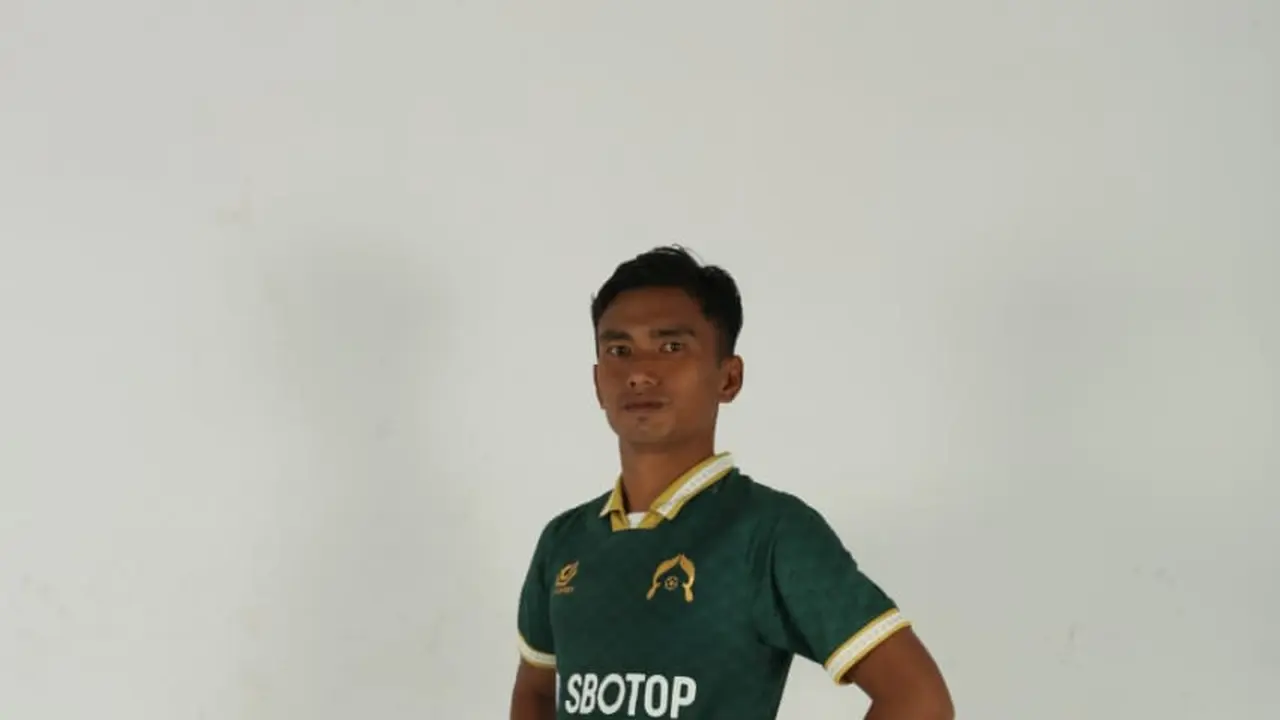 Pemain Persikano, Munadi.
