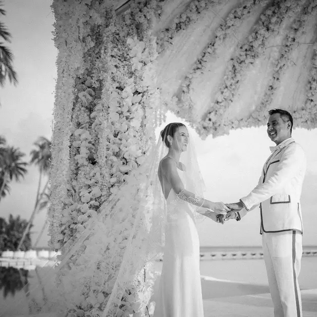 Julie Estelle dan David Tjiptobiantoro