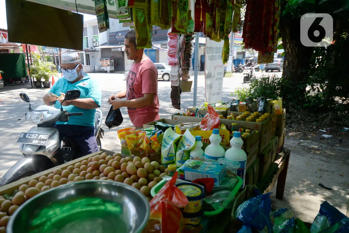 Semangat Pedagang Warung Sembako di Tengah Pandemi