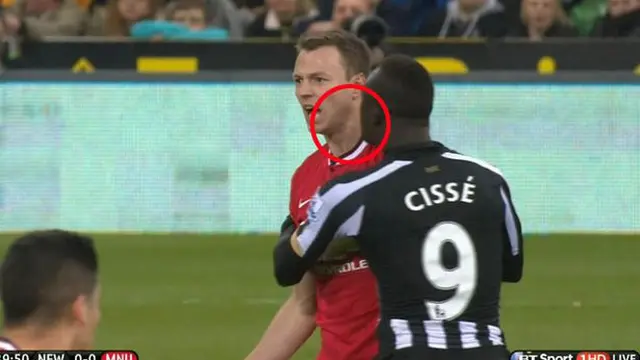 Jonny Evans vs Papiss Cisse