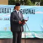 Gubernur DKI Jakarta Anies Baswedan memberi sambutan saat melantik pejabat fungsional di halaman Balai Kota Jakarta DKI, Senin (4/6). Pengangkatan pertama kali sebanyak 645, perpindahan 236, dan inpassing 24 orang. (Liputan6.com/Arya Manggala)