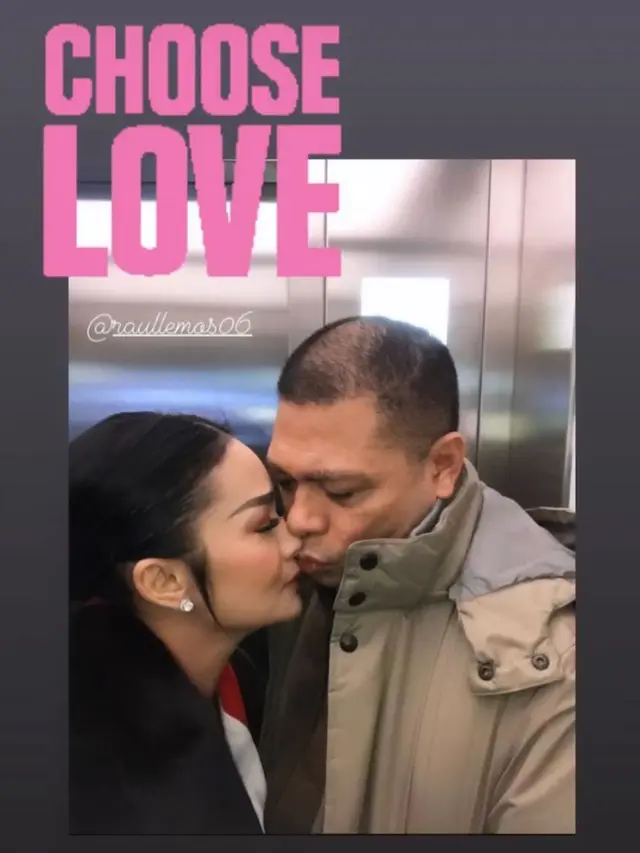 Potret Krisdayanti dan Raul Lemos Saat Liburan di Jerman, Romantis