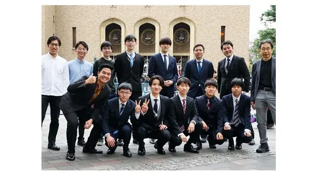 7 Momen Wisuda Jerome Polin, Resmi Lulus dari Waseda University