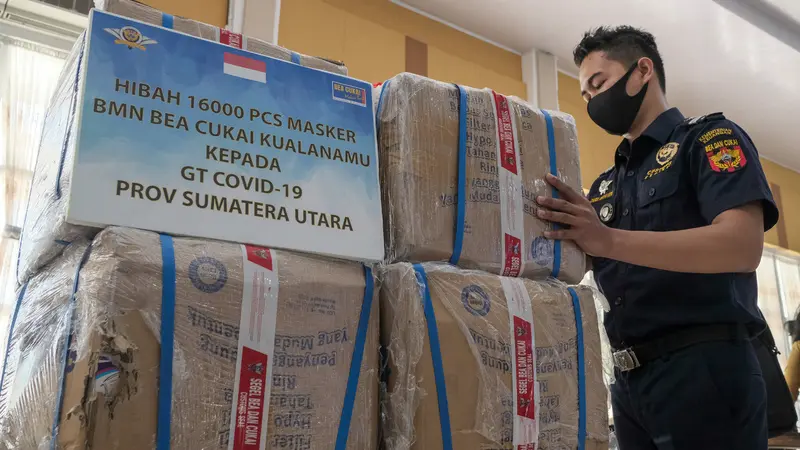 Bea Cukai Kualanamu Hibahkan 16 Ribu Masker ke Gugus Tugas Covid-19 Sumut