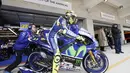 Valentino Rossi tengah bersiap mengaspal di Circuit of the Americas (COTA), Austin, Amerika Serikat. (AP Photo/Tony Gutierrez)