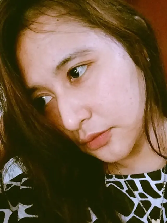 Wanita Ini Punya Wajah Mirip Prilly Latuconsina, 6 Potretnya Bak Kembar