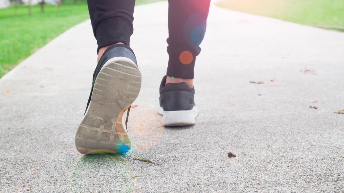Mulai Hidup Sehat Tak Harus dengan Olahraga Berat, Jalan Kaki Bisa Jadi Langkah Awal
