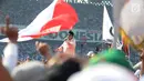 Calon Presiden nomor urut 02 Prabowo Subianto menyampaikan orasi politiknya dalam kampanye akbar Prabowo-Sandi di Stadion Utama Gelora Bung Karno (SUGBK), Jakarta, Minggu (7/4). Kampanye akbar Prabowo-Sandi diawali dengan salat tahajud dan salat subuh berjamaah. (Liputan6.com/Herman Zakharia)