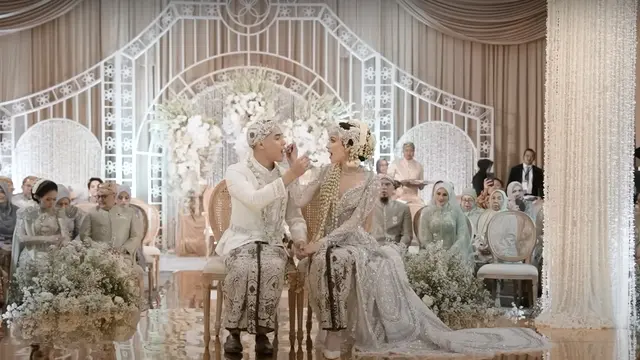 Mewah nan Sakral, Ini 9 Potret Detail Dekorasi Akad Nikah Al Ghazali dan Alyssa Daguise
