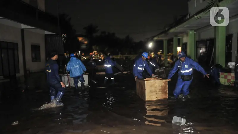 Kondisi MTsN 19 Roboh Diterjang Banjir, 3 Siswa Tewas