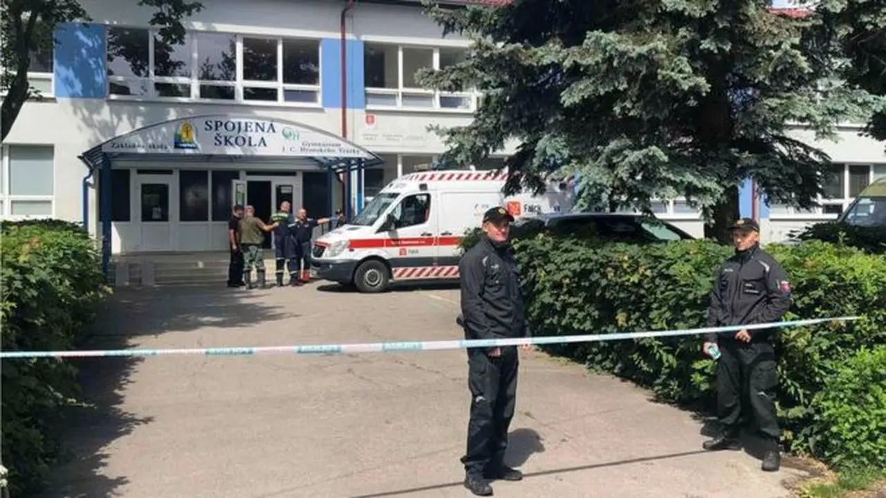 Tempat kejadian perkara terjadinya serangan di sekolah dasar Slovakia.