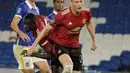 Gelandang Manchester United (MU), Scott McTominay mencetak gol pertama untuk timnya ke gawang Brighton Albion dalam lanjutan Piala Liga di Stadion Falmer, Kamis (1/10/2020) dinihari WIB. MU menang 3-0 atas Brighton Albion. (Matt Dunham/Pool via AP)