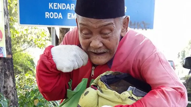 Perjuangan dari kakek Suaedi dalam mencari nafkah dengan memakai kostum Winnie the Pooh harus berakhir, karena semua rahasianya terbongkar.