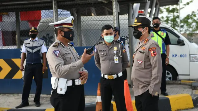 Kabagops Korlantas Polri Kombes Pol Rudi Antariksawan terus melakukan patroli pengamanan arus mudik-balik libur panjang hari besar peringatan Nabi Muhammad SAW, Kamis (29/10/2020).