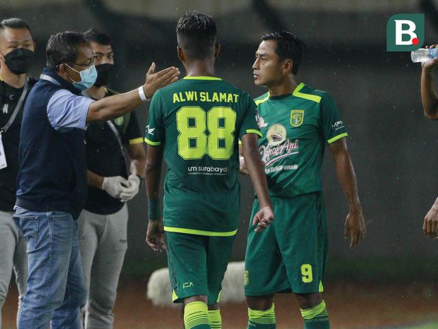 Slip Gaji Pemain Persebaya Mulai 300 Hingga 4 Juta Rupiah Per Bulan Indonesia Bola Com