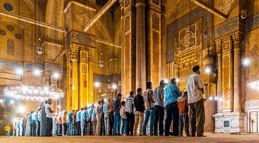STOK A - 8 Amalan Setelah Bulan Ramadhan yang Tetap Bisa Dikerjakan, Tambah Pahala