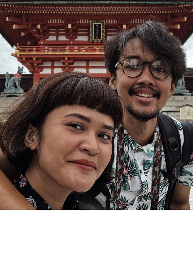 Jarang Tersorot, Ini 7 Momen Kebersamaan Sandy Kusuma Kapten CLS Knight dengan Sang Istri