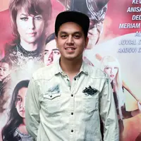 "Karakter saya ditawarkan jadi antagonis. Ini pengalaman pertama karakter seperti ini, jadi orang jahat. Saya jadi ketua geng yang jahat. Pertama agak kurang yakin karena di GGS jadi vampire baik. Saya totalitas," kata Kevin. (Deki Prayoga/Bintang.com)