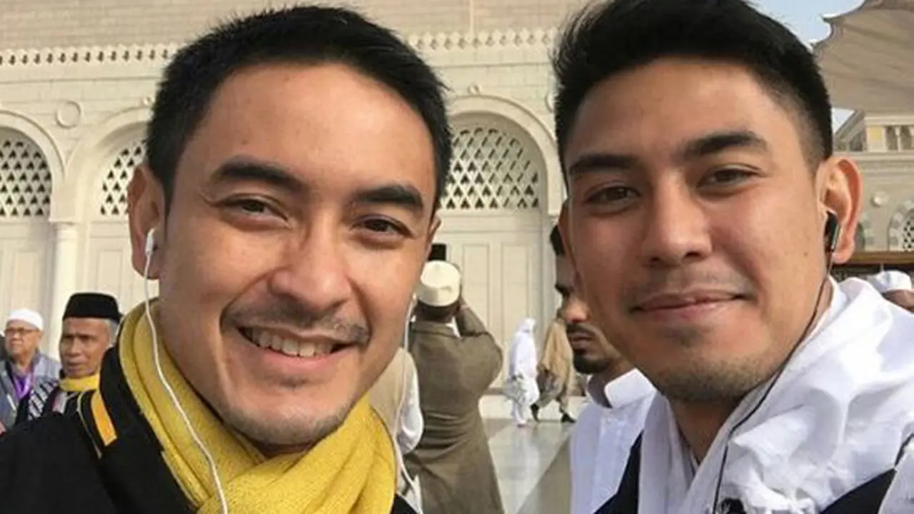 Zumi Zola dan Adiknya, Zumi Laza