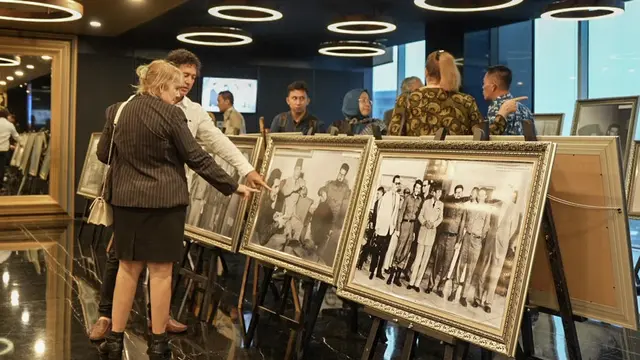 Pameran foto bersejarah yang menampilkan 18 foto ikonik dari perjalanan hubungan bilateral Indonesia dan Kuba bertepatan dengan perayaan 65 tahun hubungan diplomatik Indonesia-Kuba, Rabu (22/1/2025).