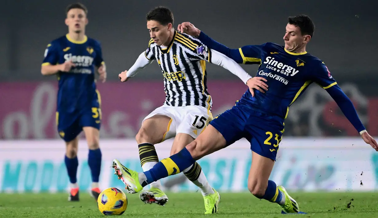 Hasil imbang melawan Hellas Verona membuat Bianconeri tertahan di peringkat dua klasemen sementara dengan 54 poin. (MARCO BERTORELLO/AFP)