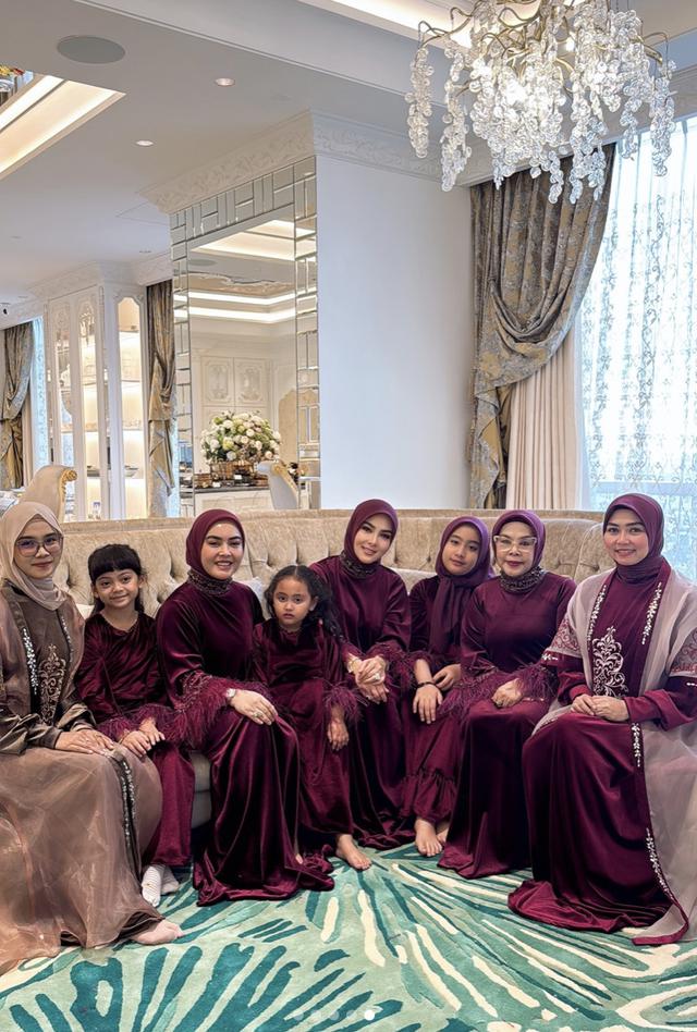 Kombinasi Material yang Apik Berkarakter