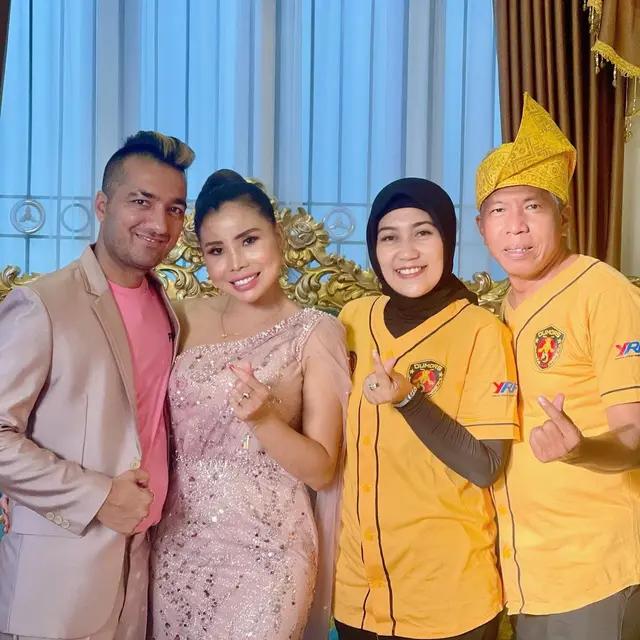 6 Potret Pertemuan Eva Belisima dan Kiwil, Tetap Jalin Silaturahmi