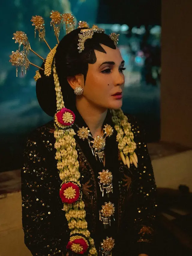 Jelang Pernikahan, Intip Pesona Luna Maya dalam Balutan Busana Pengantin Adat Jawa hingga Gaun Internasional