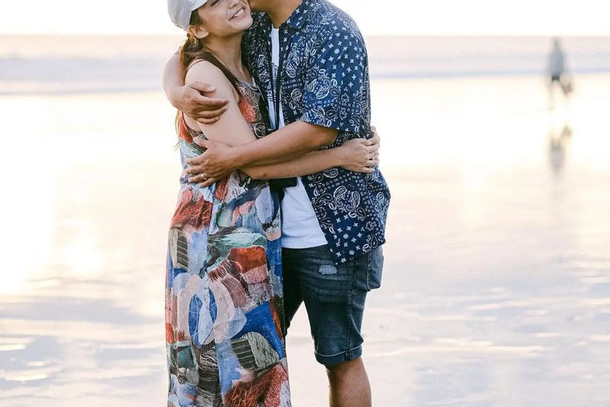 Potret mesra Glenn Alinskie dan Chelsea Olivia. (Foto: Instagram/glennalinskie)