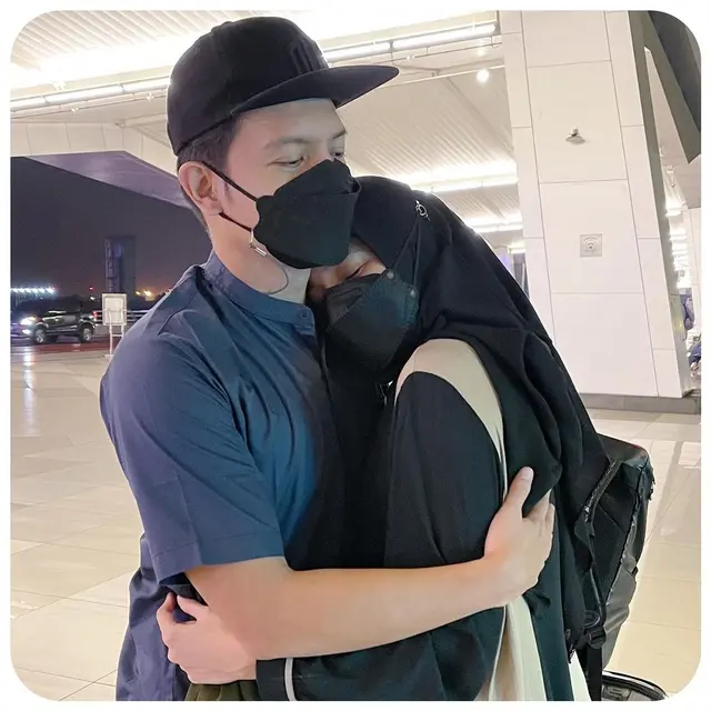 Dimas Seto dan Dhini Aminarti