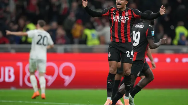 Zachary Athekame merayakan golnya di laga AC Milan vs Pisa di giornata 8 Serie A 2025/2026 di San Siro, Sabtu (25/10/2025). (AP Photo/Antonio Calanni)
